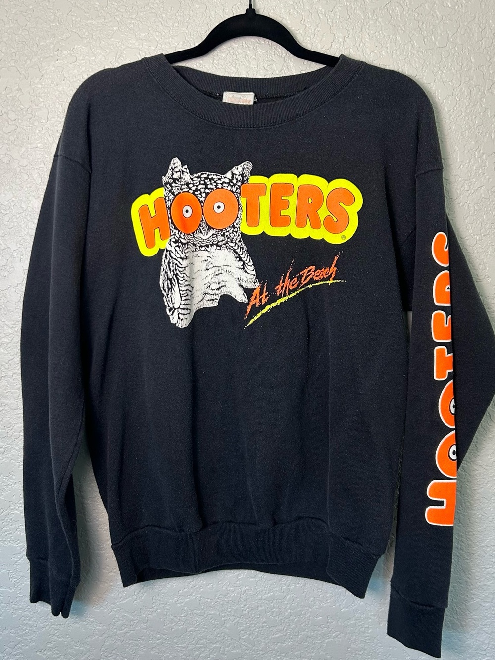 Vintage Hooters Double Sided Black Crewneck Sweatshirt